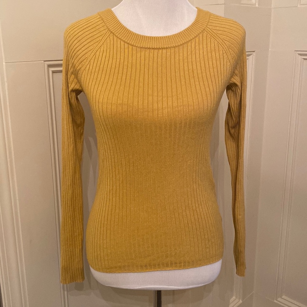 Express gold sweater size m
